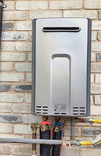 https://bassendeanhotwater.com.au/uploads/2025/06/instant-hot-water-systems-48570.jpg