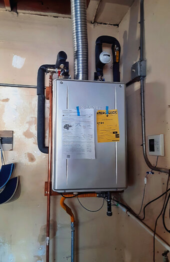 https://bassendeanhotwater.com.au/uploads/2025/06/instant-hot-water-systems-51476.jpg