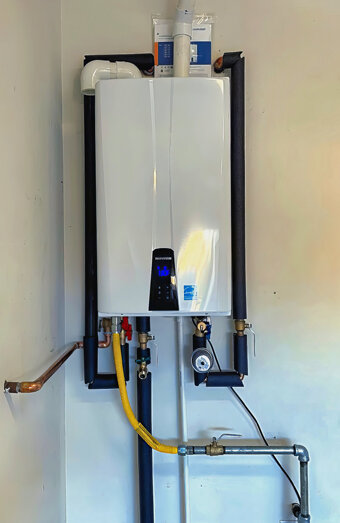 https://bassendeanhotwater.com.au/uploads/2025/06/instant-hot-water-systems-63860.jpg