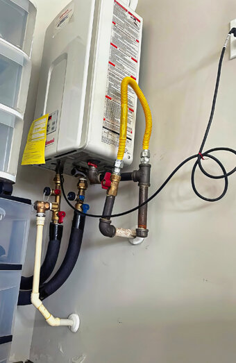 https://bassendeanhotwater.com.au/uploads/2025/06/instant-hot-water-systems-65049.jpg