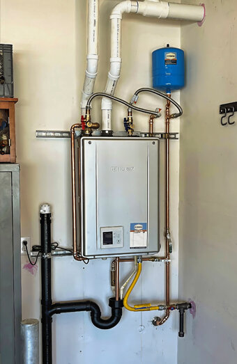 https://bassendeanhotwater.com.au/uploads/2025/06/instant-hot-water-systems-98444.jpg