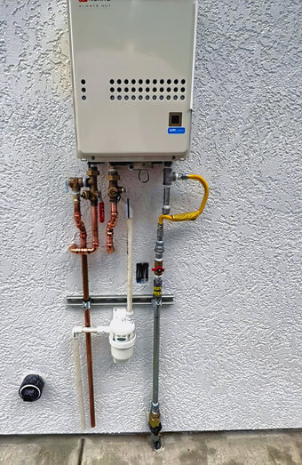 https://bassendeanhotwater.com.au/uploads/2025/06/thermostatic-water-systems-62598.jpg